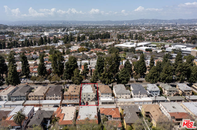4264 Leimert Boulevard, Los Angeles CA: https://media.crmls.org/mediaz/b47e258e-92a2-426e-8c00-bca172d7ea97.jpg