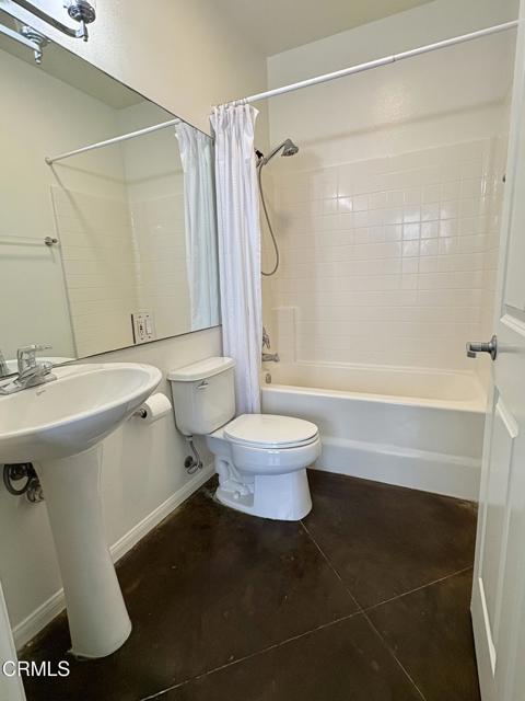 436 Poli Street, Ventura CA: https://media.crmls.org/mediaz/b47e8513-cf30-477d-8b28-849632325881.jpg
