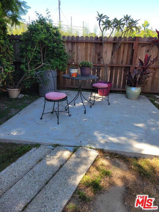 3955 Bentley Avenue, Culver City, California 90232, 2 Bedrooms Bedrooms, ,1 BathroomBathrooms,Single Family Residence,For Sale,Bentley,24429659