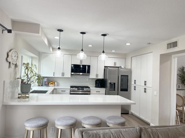 Detail Gallery Image 2 of 41 For 13425 via Almeria, Tustin,  CA 92782 - 3 Beds | 2/1 Baths
