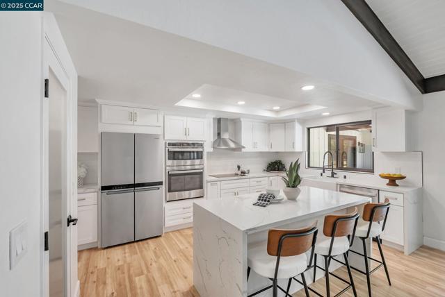 1821 S Main St, Walnut Creek CA: https://media.crmls.org/mediaz/b47ff54e-ad9f-4978-aea2-205a336dba71.jpg