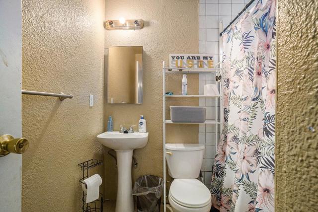 3556 Vancouver Way, Concord CA: https://media.crmls.org/mediaz/b48053f8-2f6f-4687-b86c-e9a689112715.jpg