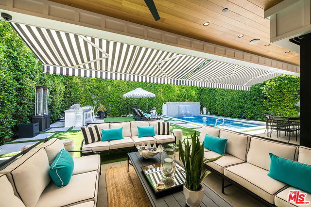 4365 Kraft Avenue, Studio City CA: https://media.crmls.org/mediaz/b480a2cc-a1ab-4821-b235-d78c27cacf1d.jpg