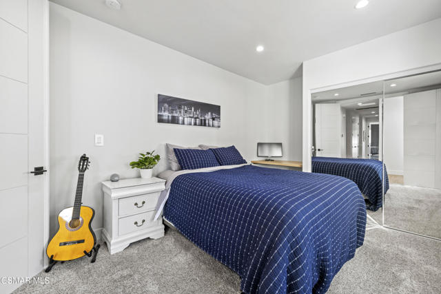 911 Vivian Circle, Newbury Park CA: https://media.crmls.org/mediaz/b4814da2-a3ca-4c72-82fd-d703ca897966.jpg