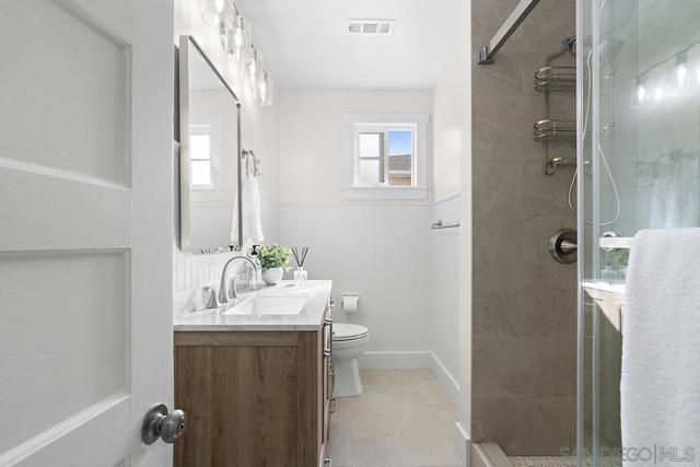 311 B Ave, Coronado CA: https://media.crmls.org/mediaz/b481b008-1c3f-498d-9800-ab34462a62e1.jpg