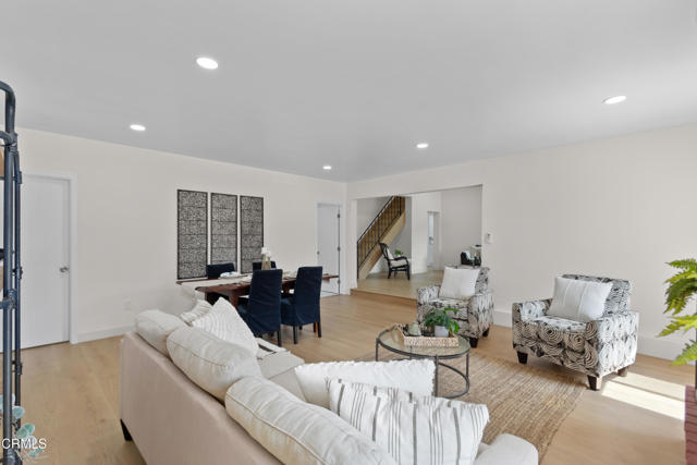 Detail Gallery Image 4 of 35 For 3955 Blackwood St, Thousand Oaks,  CA 91320 - 5 Beds | 3/1 Baths