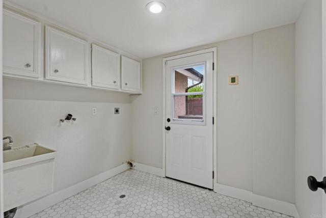 Detail Gallery Image 26 of 44 For 3442 Celinda Dr, Carlsbad,  CA 92008 - 5 Beds | 2/1 Baths