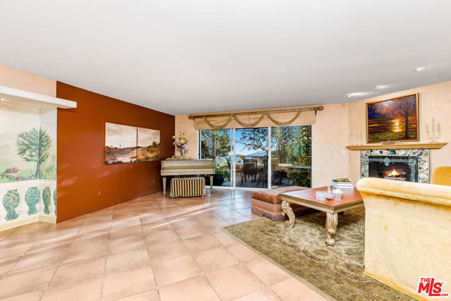 Image 3 for 2385 Roscomare Rd #A1, Los Angeles, CA 90077