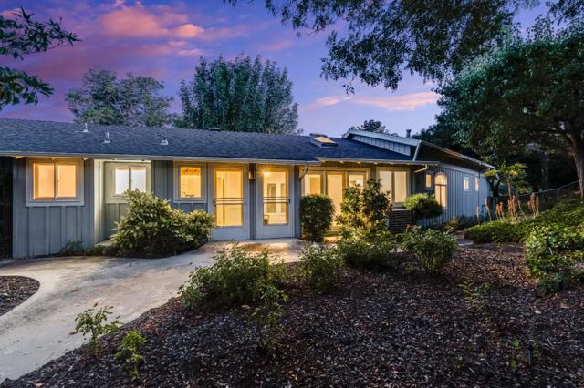 25850 Vinedo Lane, Los Altos Hills CA: https://media.crmls.org/mediaz/b482d9b6-8b27-499c-8afb-2de2ee4b327e.jpg