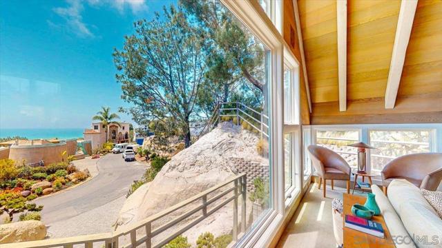 13027 Via Latina, Del Mar CA: https://media.crmls.org/mediaz/b4837d3b-87b6-4f7b-ac1e-ce7e33eae5ac.jpg