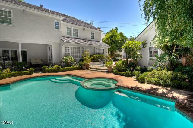 Detail Gallery Image 5 of 5 For 3935 Mary Ellen Ave, Studio City,  CA 91604 - 4 Beds | 3/1 Baths