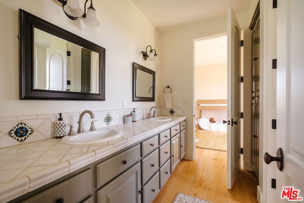 MLS #26847969 image #51