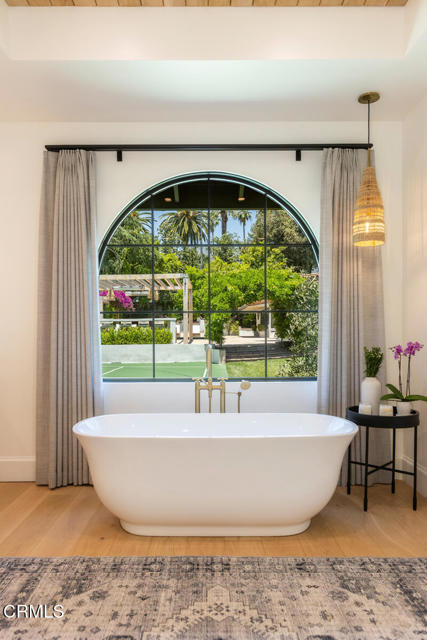 4435 Encinas Drive, La Canada Flintridge CA: https://media.crmls.org/mediaz/b48460f4-bdef-4a1e-85fd-de8492151ced.jpg