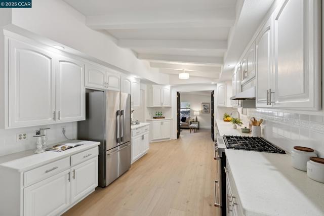 12 La Sonoma Ct, Alamo CA: https://media.crmls.org/mediaz/b484eed6-b9bd-45c5-a331-d9324b49c54d.jpg