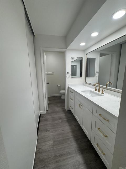 552 Canyon Drive, Oceanside CA: https://media.crmls.org/mediaz/b4851f29-0cba-45ab-bea6-084341d2e0d0.jpg