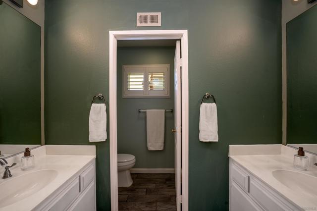15865 Lofty Trail Dr, San Diego CA: https://media.crmls.org/mediaz/b48544cd-ee17-4e2c-94d9-e8b423d8225c.jpg