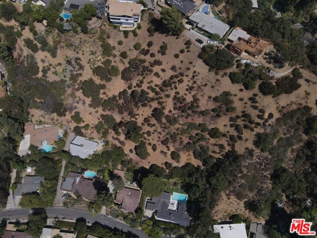 0 Allenwood, Los Angeles CA: https://media.crmls.org/mediaz/b485c384-ae08-4af8-a190-ff333df95103.jpg
