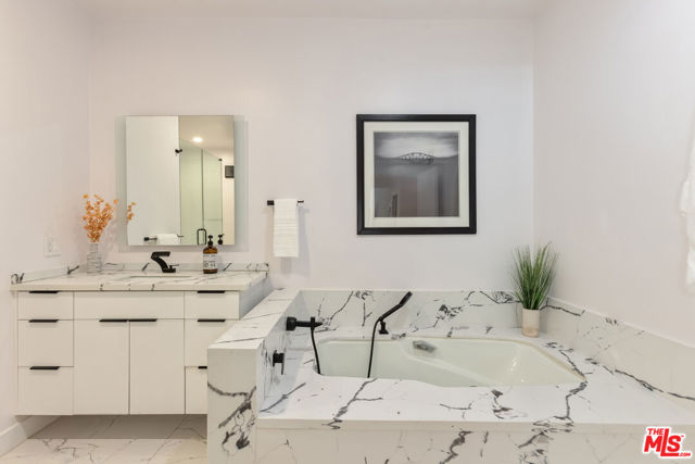 1210 N Kings Road, West Hollywood CA: https://media.crmls.org/mediaz/b48614bb-113c-4d9c-be33-7ec3a60e7c70.jpg