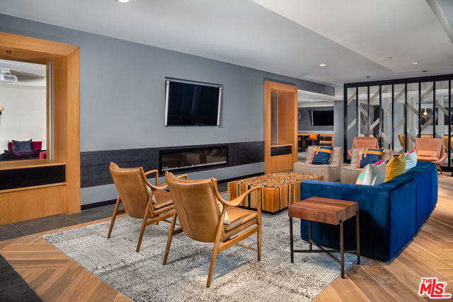 750 S Oxford Avenue, Los Angeles CA: https://media.crmls.org/mediaz/b486676e-9035-46a3-aaa1-47a8d1d2606a.jpg