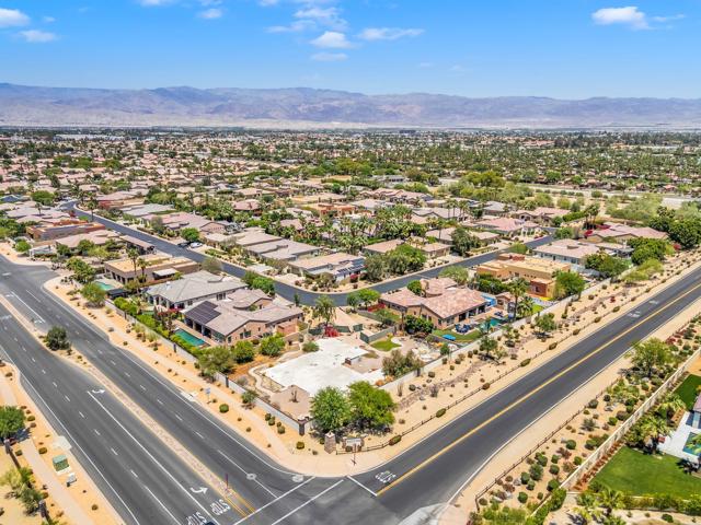 81025 Tranquility Drive, Indio CA: https://media.crmls.org/mediaz/b486d169-0c33-476f-ab42-6d0db4370a95.jpg