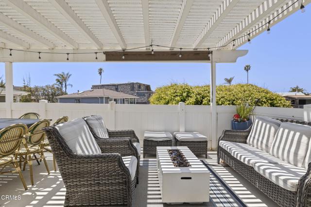 2036 Pierpont Boulevard, Ventura CA: https://media.crmls.org/mediaz/b486e73a-915f-47ff-9030-3785889f5e13.jpg