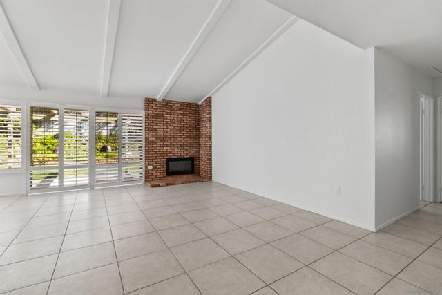 7214 Manzanita, Carlsbad CA: https://media.crmls.org/mediaz/b486fa26-095e-4068-91df-f170e99c109d.jpg