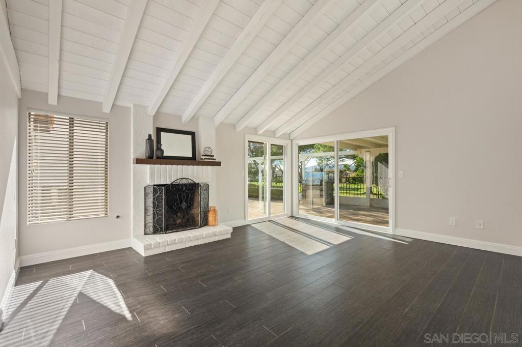 MLS #250043303SD image #10