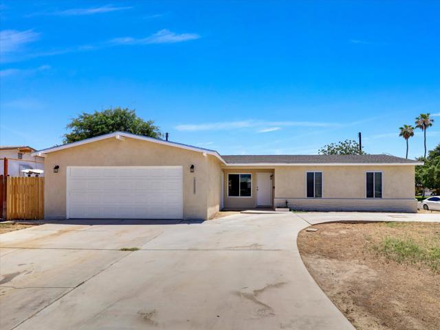 45530 Del Rey Avenue, Indio CA: https://media.crmls.org/mediaz/b487afb2-4c80-41c3-8991-69dbe38b0f4f.jpg