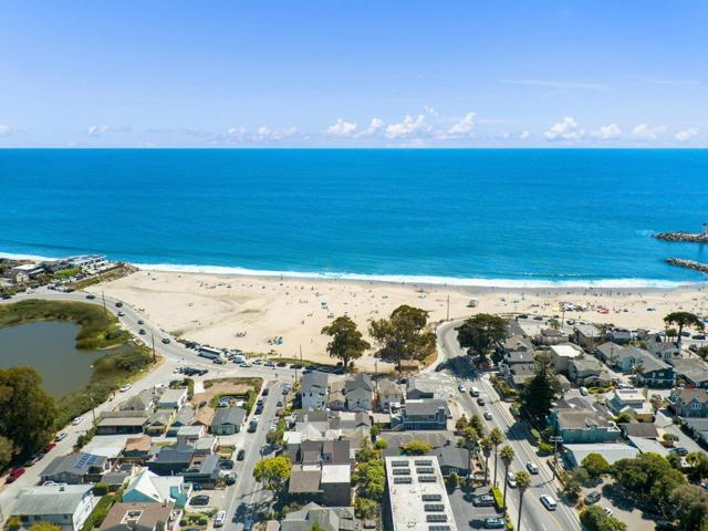 2727 E Cliff Drive, Santa Cruz CA: https://media.crmls.org/mediaz/b487c9e5-01f6-4298-858b-5dfba3bd11fa.jpg
