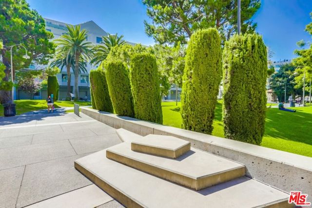 1100 S Hope Street, Los Angeles CA: https://media.crmls.org/mediaz/b4880794-2e99-444b-a4b3-fee61469578d.jpg