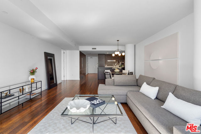 6250 Hollywood Boulevard, Los Angeles CA: https://media.crmls.org/mediaz/b4890c51-6e2c-4733-b7ce-441dbb3d27ec.jpg