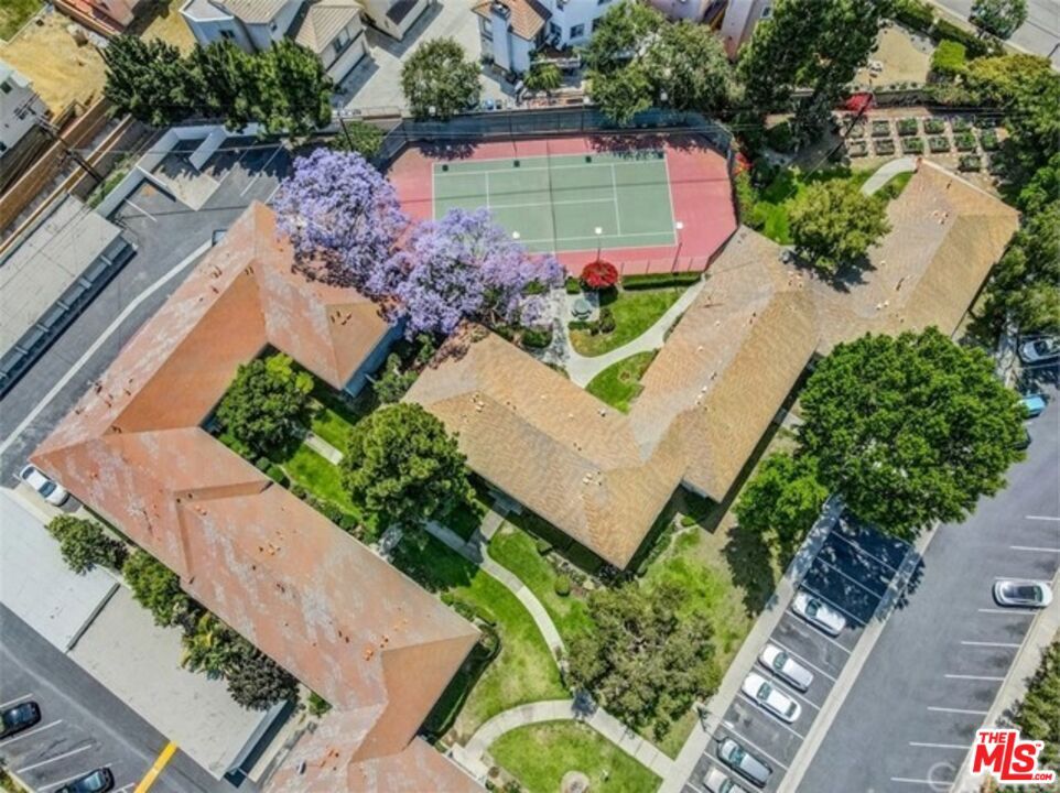 https://media.crmls.org/mediaz/b489365e-ec90-4f44-8dd7-25f2dc5c9c58.jpg?preset=X-Large