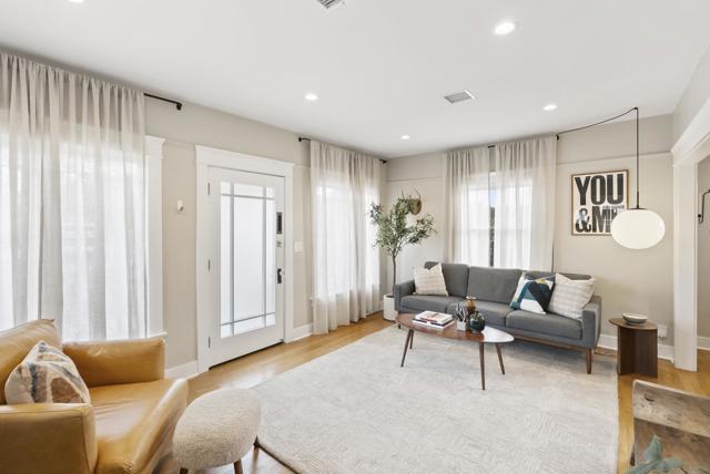 3257 Dwight St, San Diego CA: https://media.crmls.org/mediaz/b489426c-69b9-405f-a693-b921eccbf761.jpg