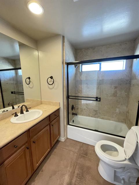 12478 Hillpoint Court, Valley Center CA: https://media.crmls.org/mediaz/b489a29c-3eb6-453e-bd46-95bd041dcd39.jpg