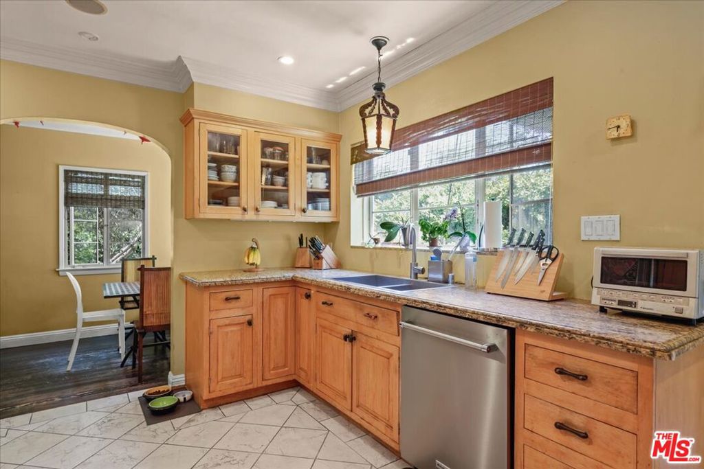 MLS #25575481 image #11