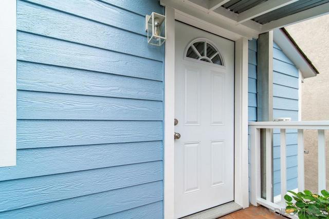 453 Westbourne St, La Jolla CA: https://media.crmls.org/mediaz/b48acc62-ddaa-4f7d-a4ad-20e162159345.jpg