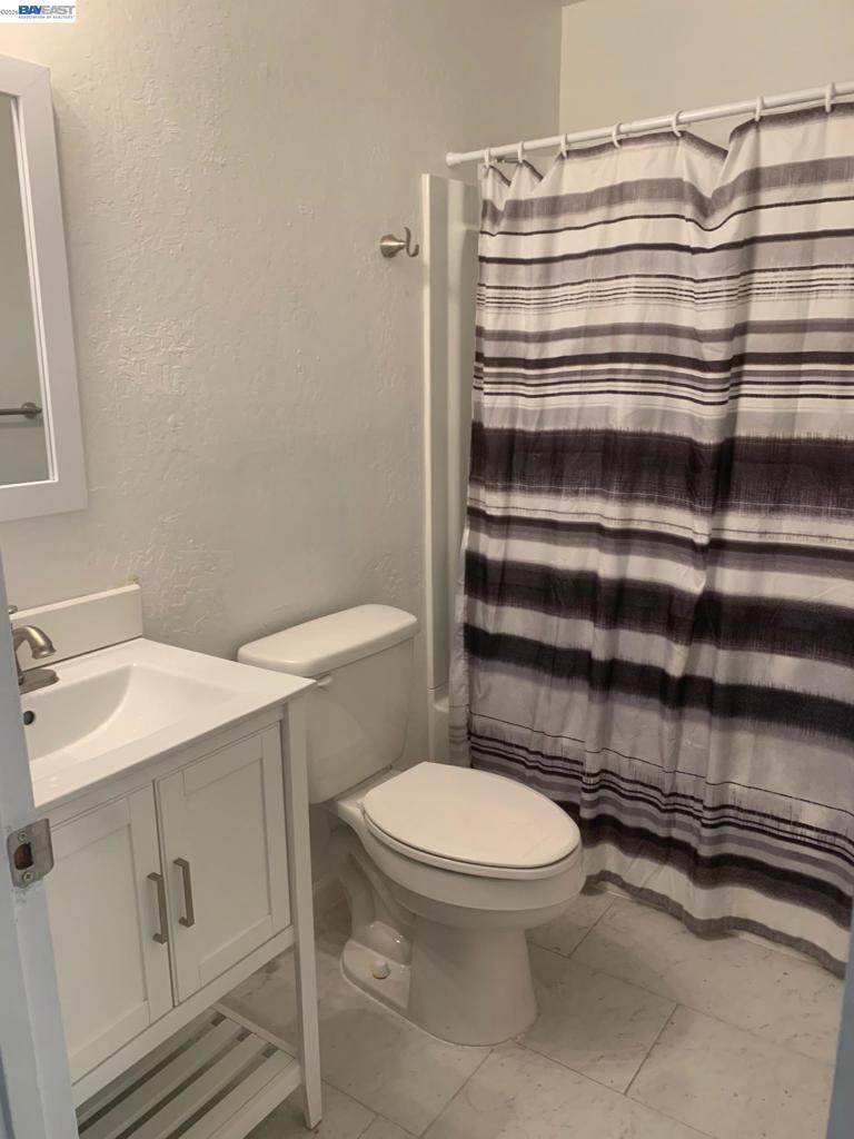 https://media.crmls.org/mediaz/b48b3209-2ee3-4002-a615-6d4e707e3357.jpg?preset=X-Large