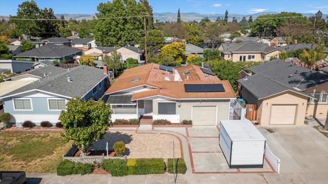 667 Los Padres Boulevard, Santa Clara CA: https://media.crmls.org/mediaz/b48b54c2-f9a9-479f-a332-b8c0a5d1c5d6.jpg
