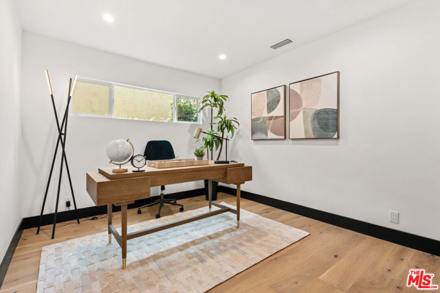 4034 Denny Avenue, Studio City CA: https://media.crmls.org/mediaz/b48b5ed9-9c5b-4e24-91cf-dfc328e93a81.jpg