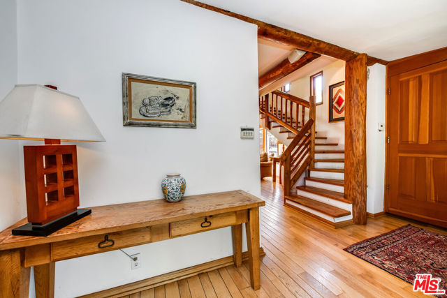 454 E Rustic Road, Santa Monica CA: https://media.crmls.org/mediaz/b48be689-c3d3-41f8-bce6-ff28b9f66eb5.jpg