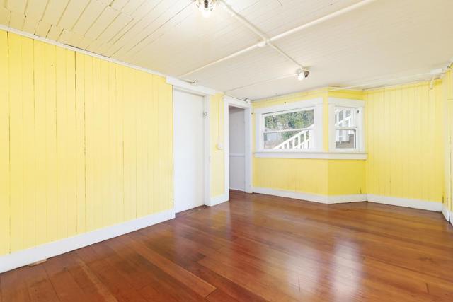 21130 E Cliff Drive, Santa Cruz CA: https://media.crmls.org/mediaz/b48cf1ee-e83a-4518-8056-2b21a35b746c.jpg