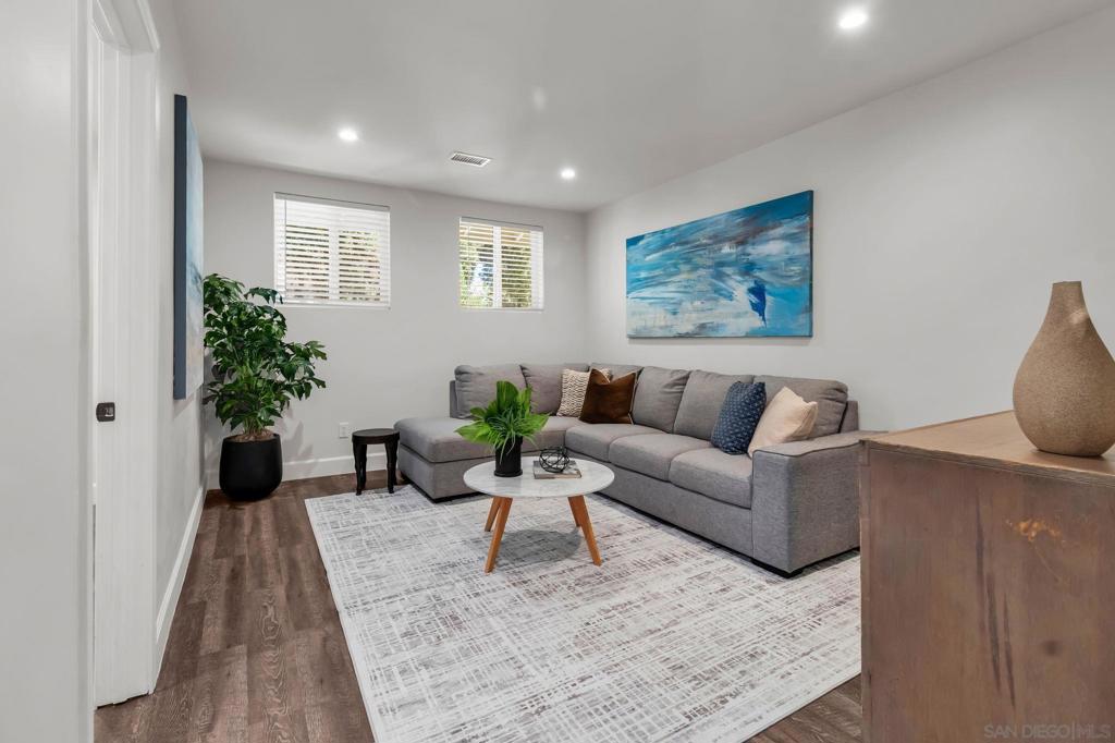 MLS #250034894SD img 25