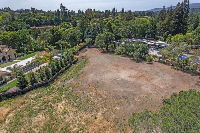 27121 W Fremont Road, Los Altos Hills CA: https://media.crmls.org/mediaz/b48ea1ae-b3dc-427b-92c1-e67e3c75b027.jpg