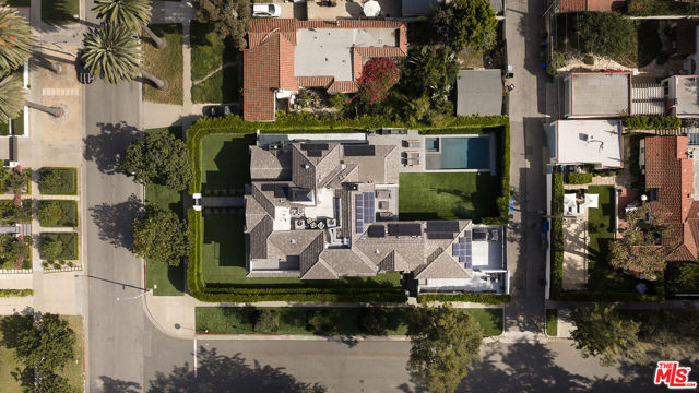 1628 Georgina Avenue, Santa Monica CA: https://media.crmls.org/mediaz/b48ef78e-2e6b-4026-93cf-aff6220ef00d.jpg