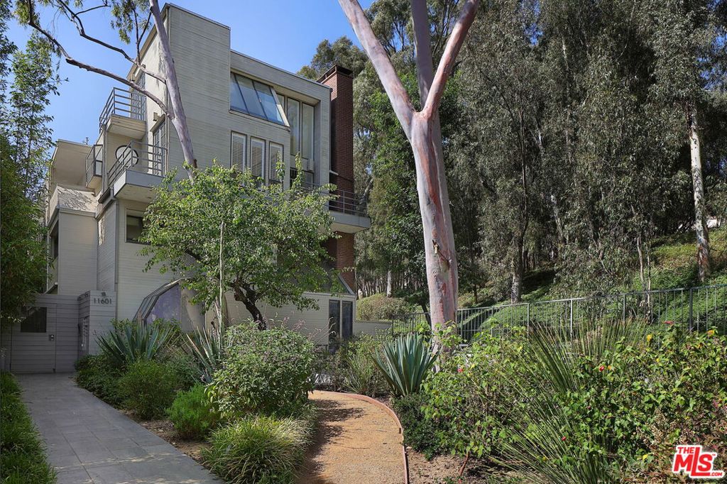 11601 Montana Avenue #6