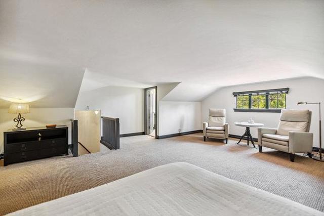 2307 Easton Drive, Burlingame CA: https://media.crmls.org/mediaz/b48fdbde-84c3-4e5d-b9af-5f161238a2f5.jpg