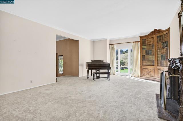 58 Saint Andrews Ln, Alamo CA: https://media.crmls.org/mediaz/b48ffdb4-317e-4db3-bb25-57a4919622f0.jpg