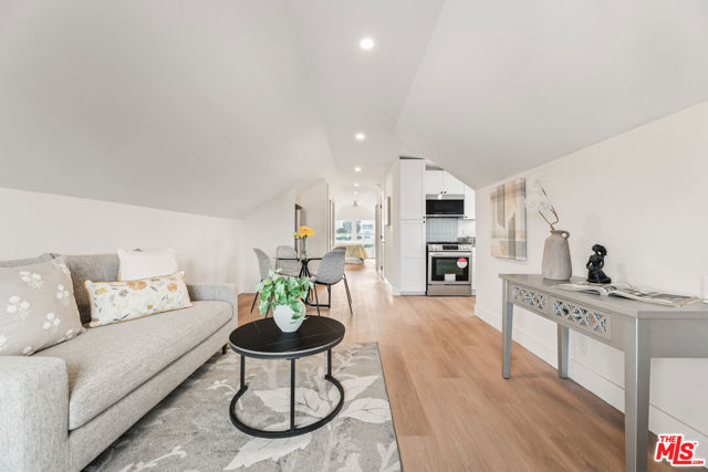 426 N Pacific Avenue, San Pedro CA: https://media.crmls.org/mediaz/b490206c-7f80-490f-842d-6bb97d8511df.jpg