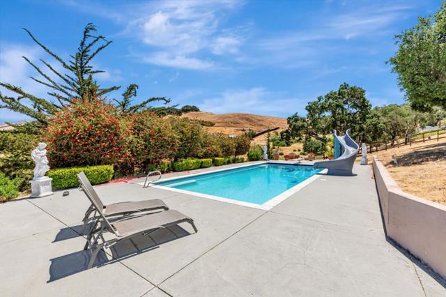 28837 Underwood Road,  CA: https://media.crmls.org/mediaz/b490a229-96d0-47e2-8a93-d1bd80ea6130.jpg