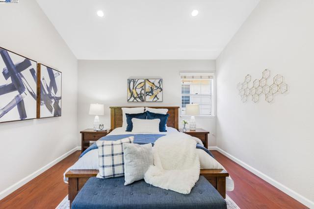 5373 Shamrock Cmn, Fremont CA: https://media.crmls.org/mediaz/b490bf23-3832-4838-aa12-fd1ed850ece0.jpg